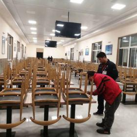 西安慶安公司員工餐廳食堂餐桌椅進(jìn)場交貨